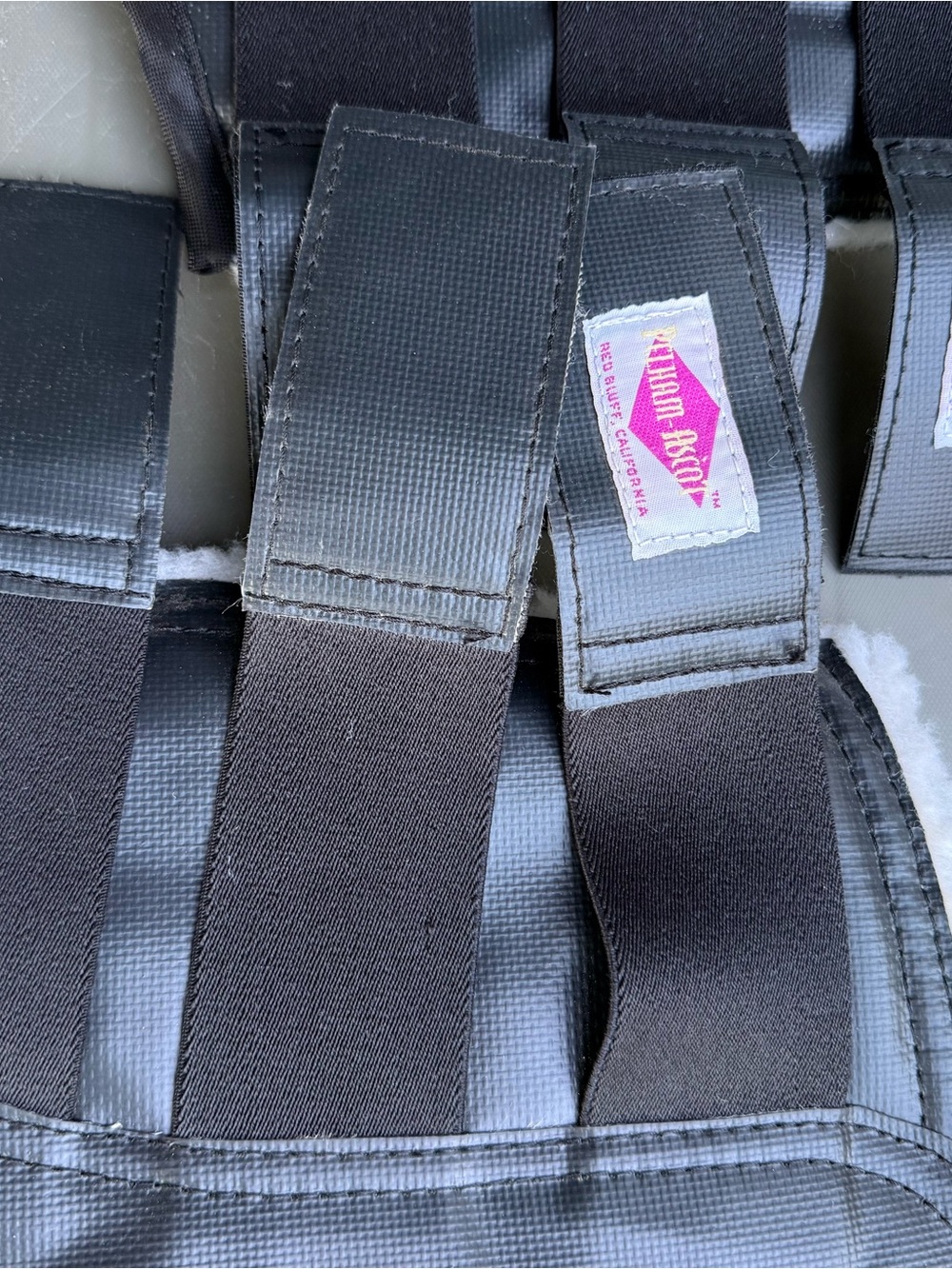 Pelham Ascot brand equestrian splint wraps horse L w / Logo Tag